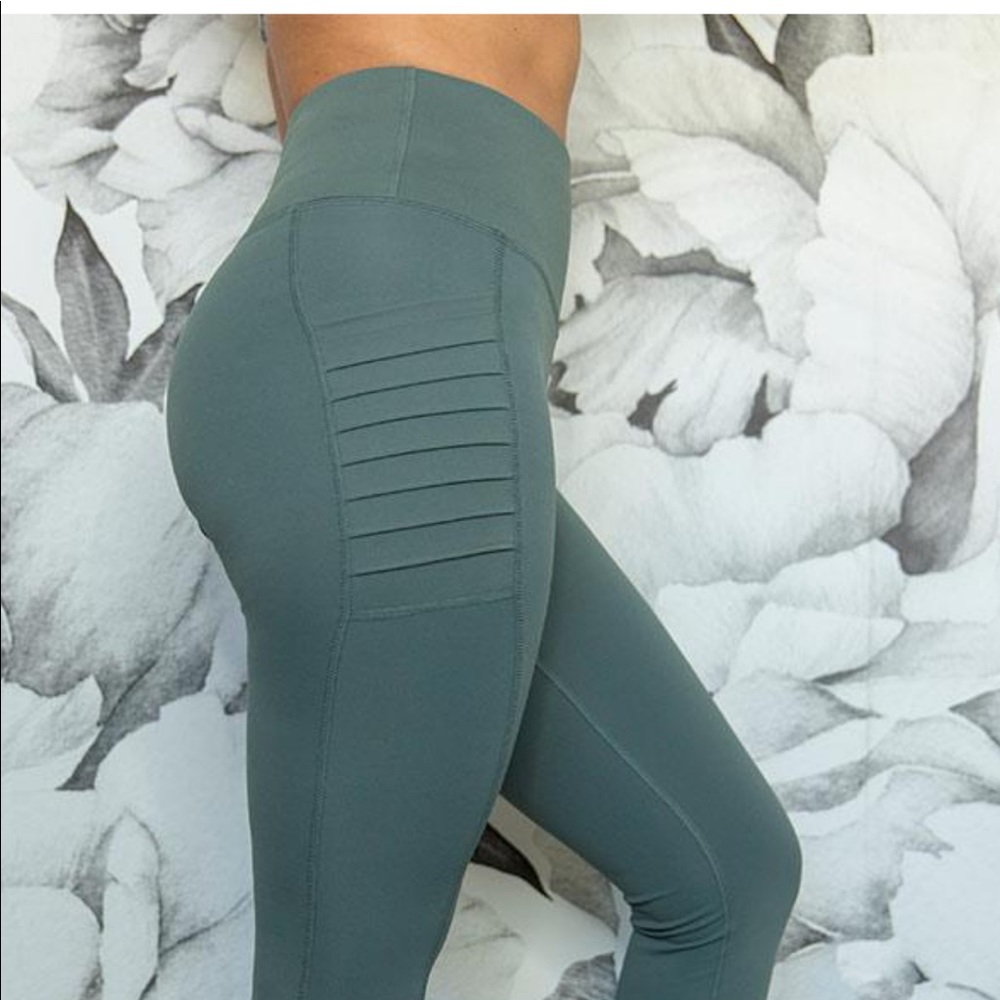 LAST SMALL ✨Green Leggings